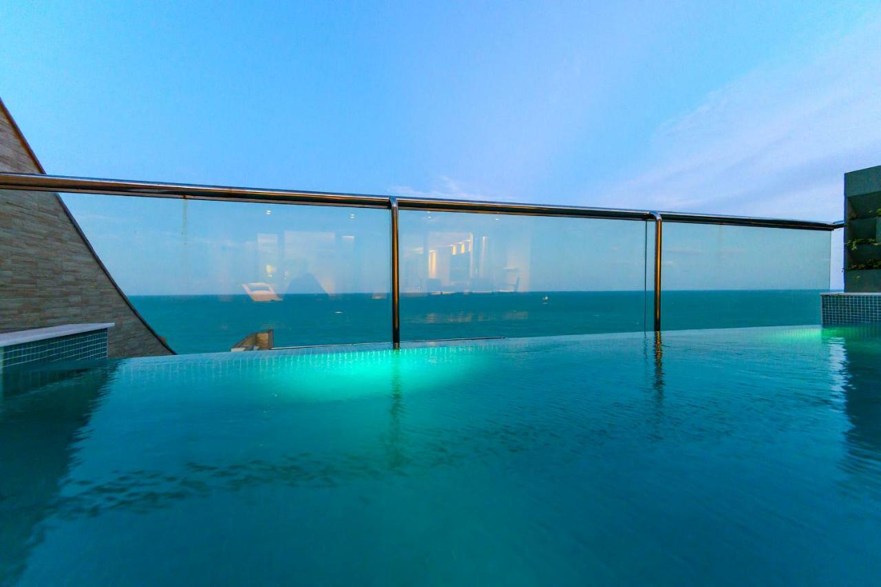 Vogal Luxury Beach Hotel & Spa Natal Exterior foto Infinity pool at the top of the hotel