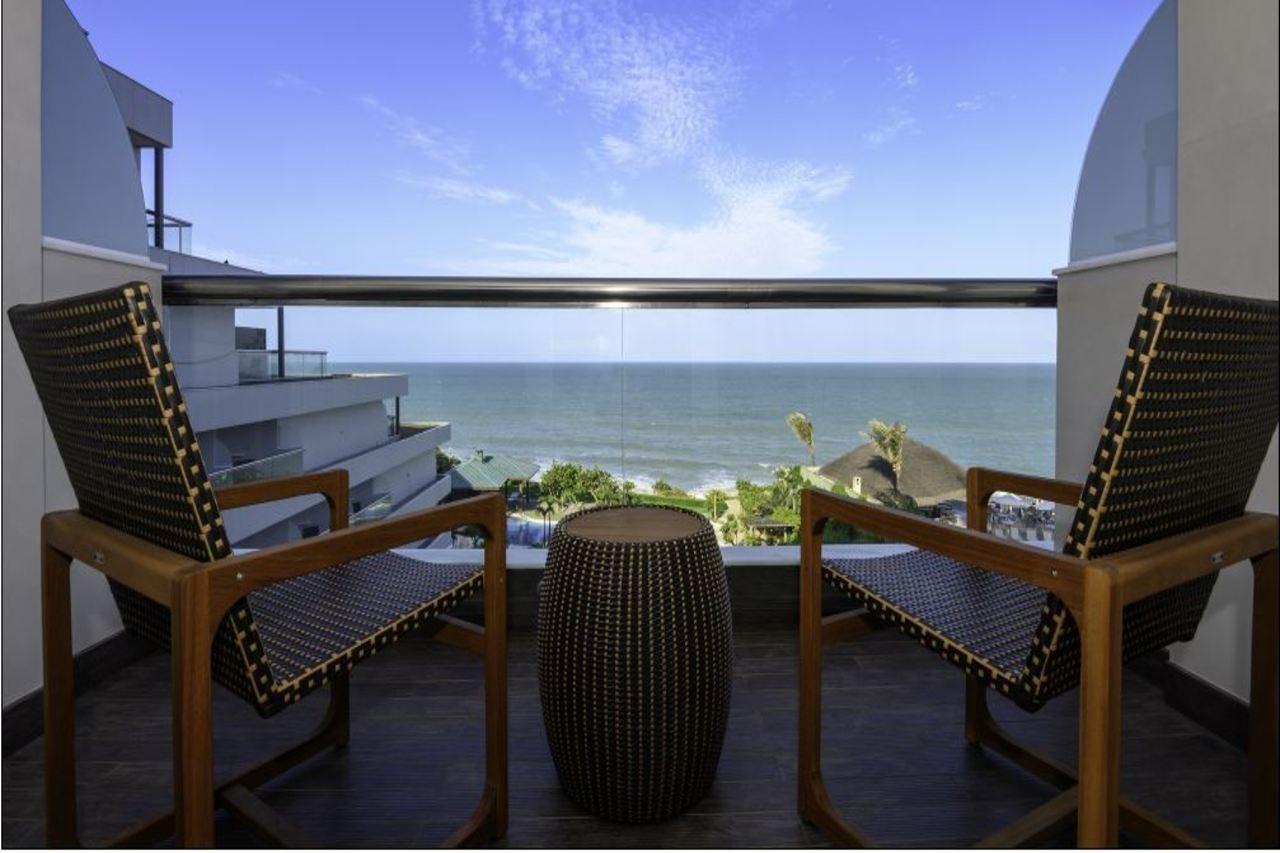Vogal Luxury Beach Hotel & Spa Natal Exterior foto View from the balcony of a suite at the Hilton